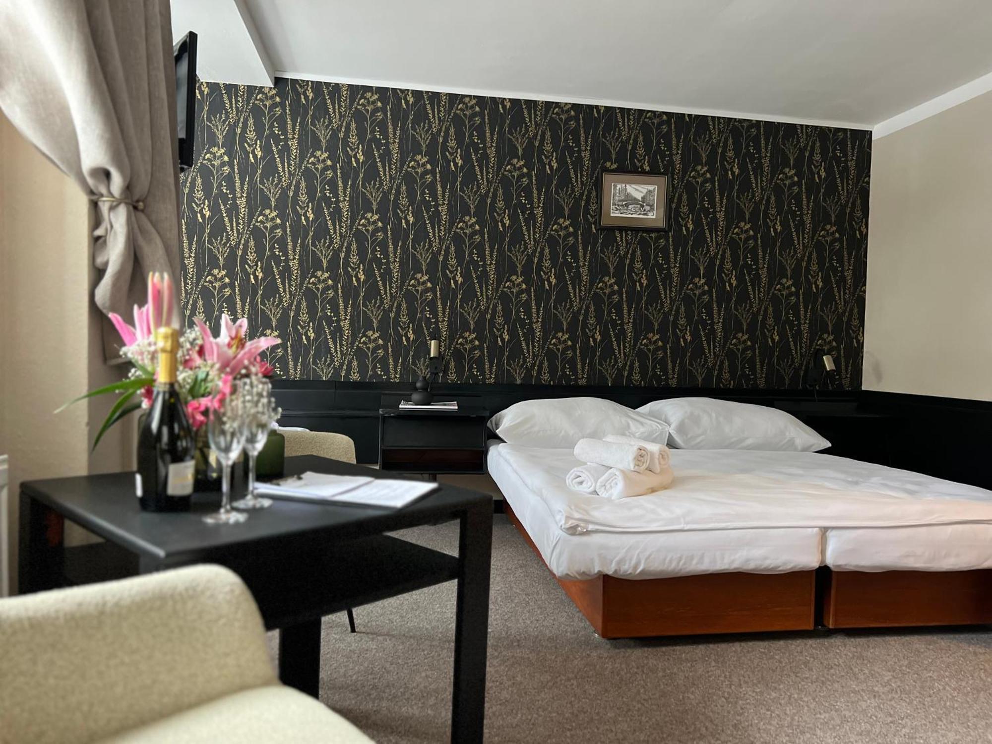 Hotel Lomnice Špindlerŭv Mlýn Екстериор снимка
